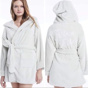Wildfox Pillow Talker embroidred mint green plush loungewear robe Medium